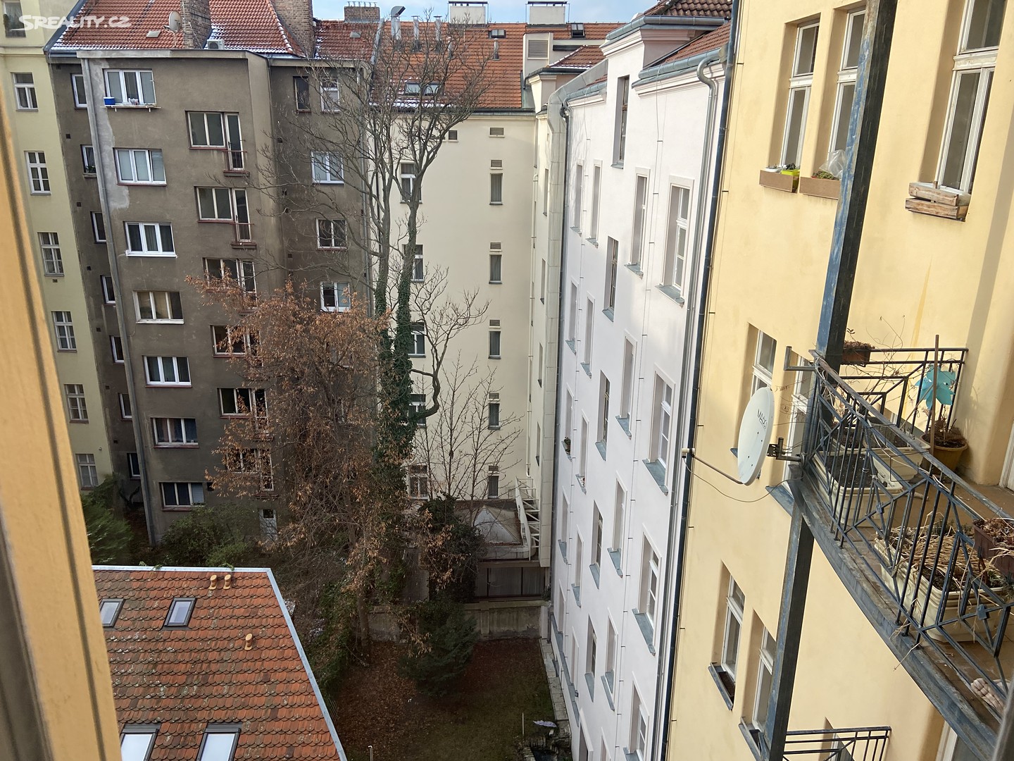 Pronájem bytu 1+kk 35 m², Tyršova, Praha 2 - Nové Město