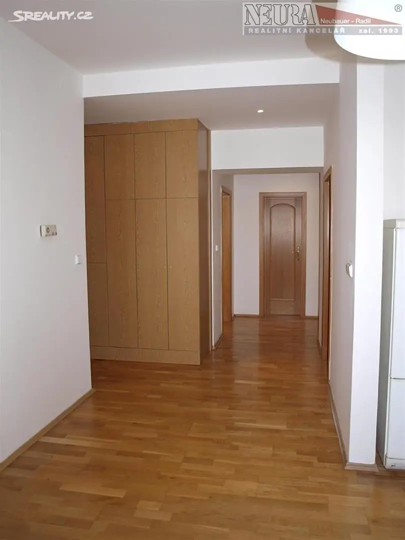 Pronájem bytu 3+kk 67 m², Holandská, Praha 10 - Vršovice
