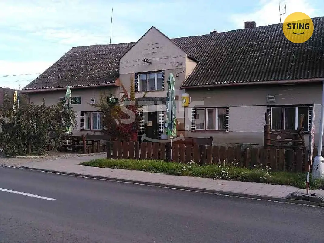 Prodej  rodinného domu 460 m², pozemek 1 678 m², Slatinice - Lípy, okres Olomouc