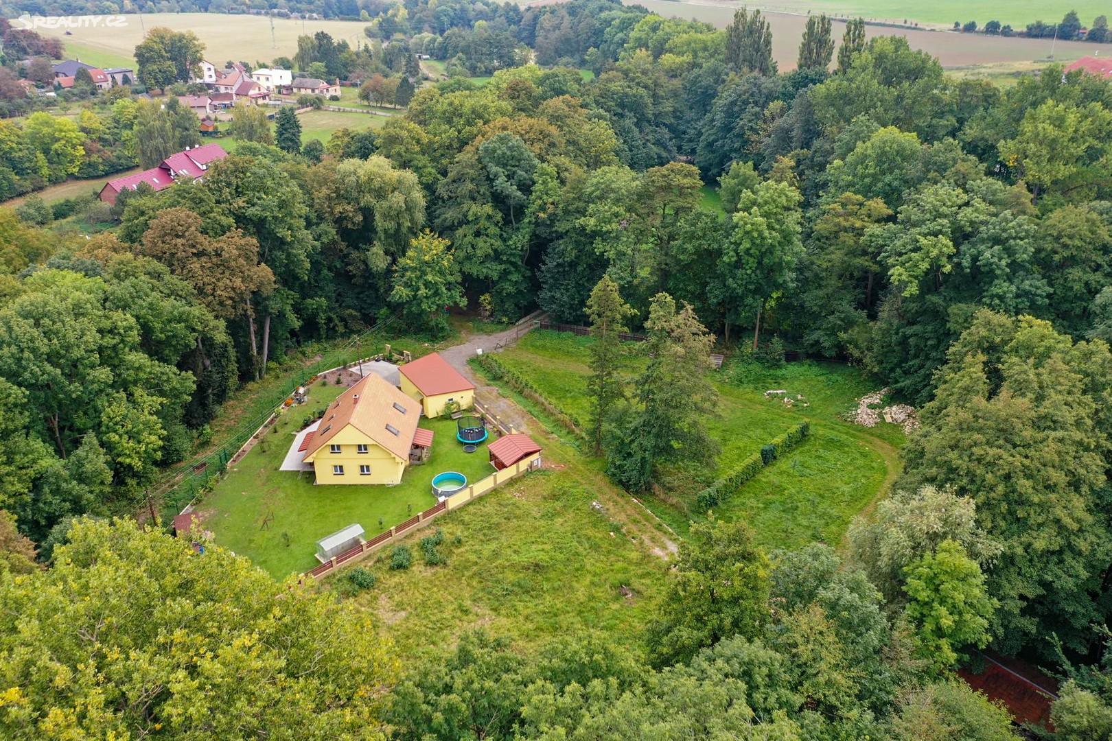 Prodej  stavebního pozemku 1 438 m², Miskovice, okres Kutná Hora