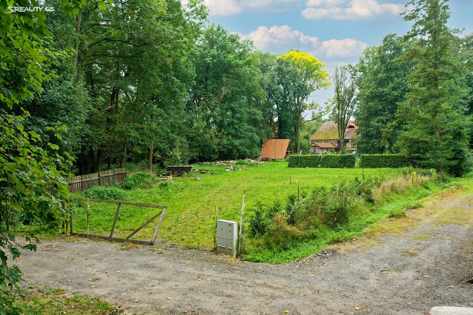 Prodej  stavebního pozemku 1 438 m², Miskovice, okres Kutná Hora