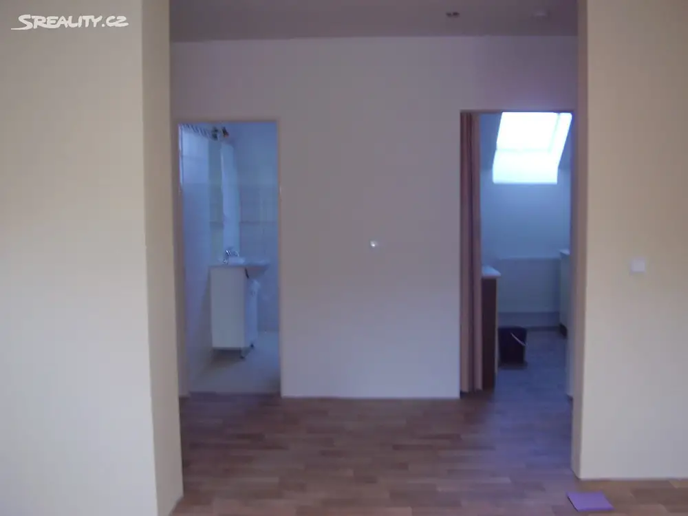 Pronájem bytu 2+1 58 m², Kvapilova, Karlovy Vary - Drahovice