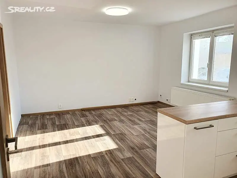 Pronájem bytu 3+kk 60 m², Krnovská, Bruntál