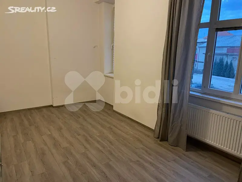 Pronájem bytu 3+1 86 m², Resslova, Hradec Králové