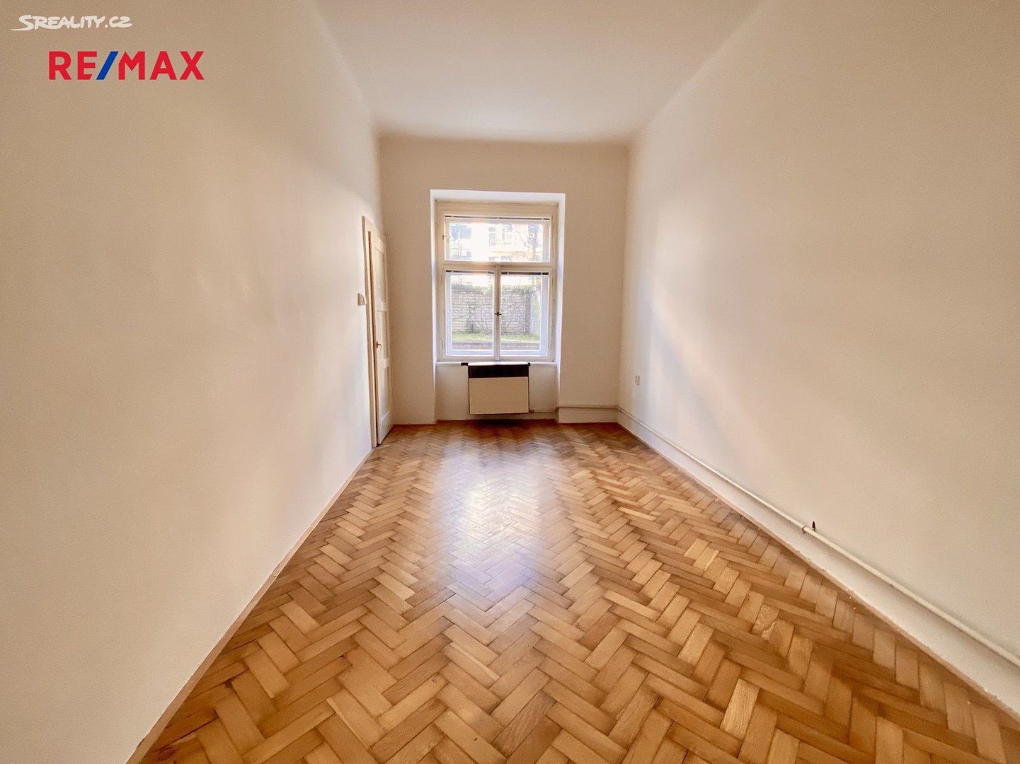Pronájem bytu 1+kk 25 m², Hradešínská, Praha 10 - Vinohrady