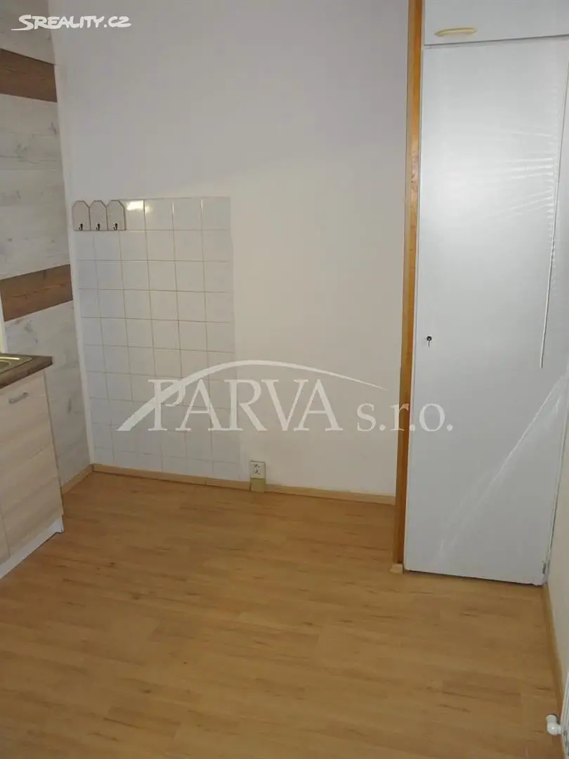 Pronájem bytu 1+1 40 m², Jesenická, Plzeň - Bolevec