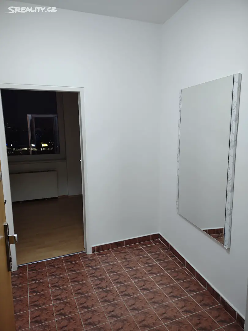 Pronájem bytu 1+kk 40 m², U kříže, Praha 5 - Jinonice