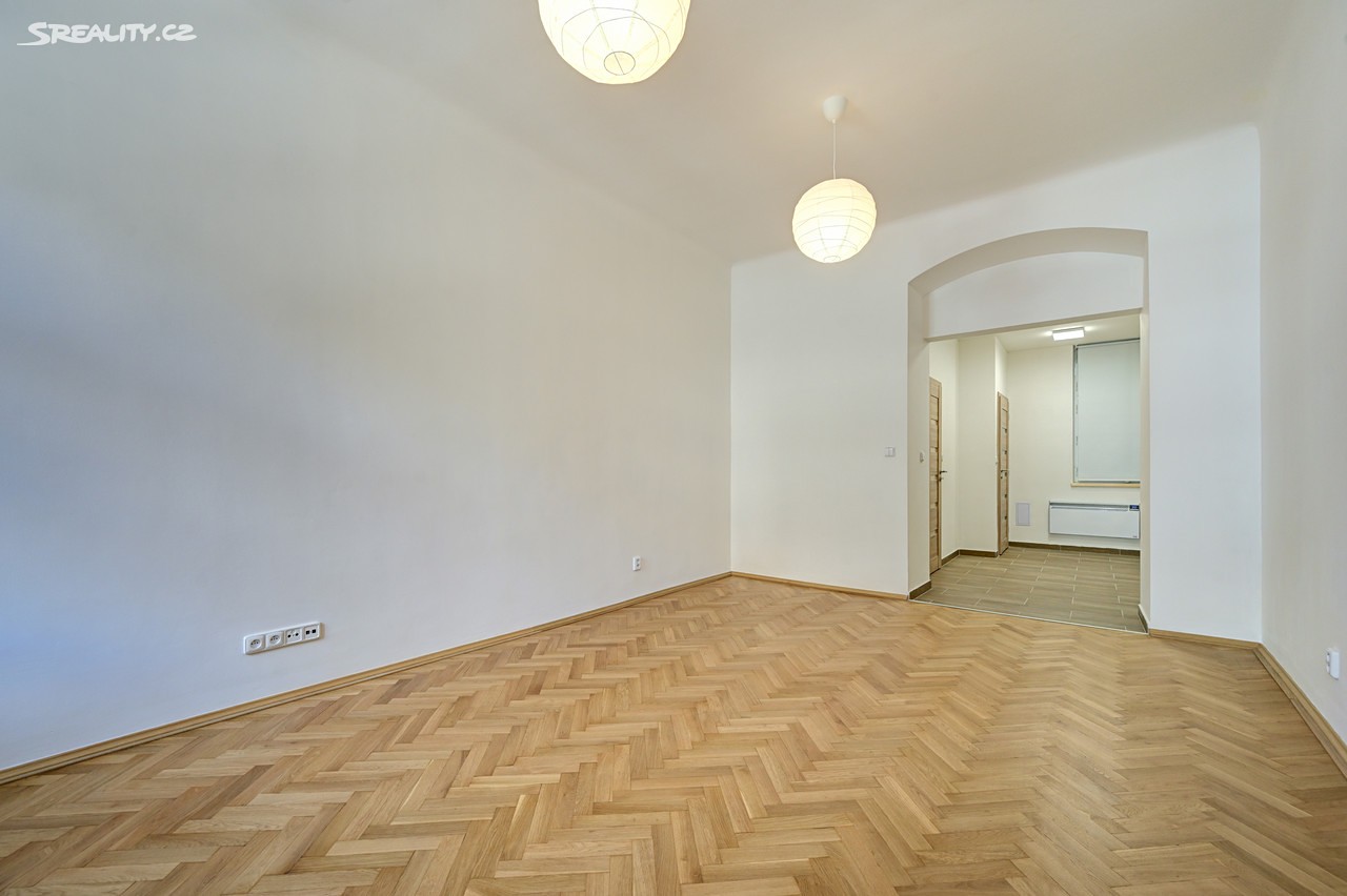 Prodej bytu 1+1 36 m², Holečkova, Praha 5 - Košíře