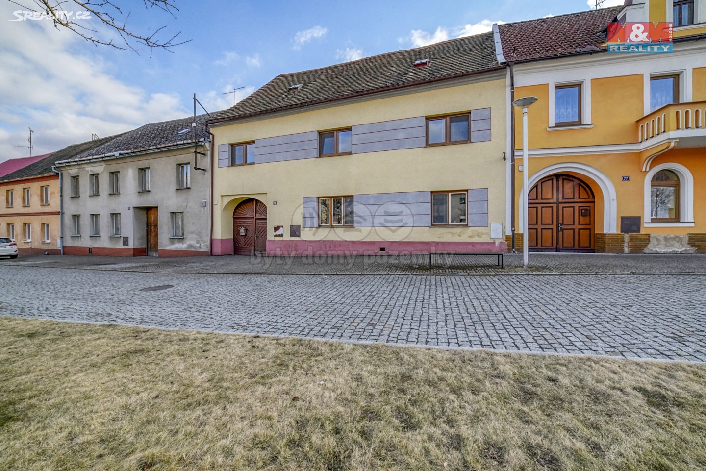 Prodej  rodinného domu 250 m², pozemek 2 063 m², nám. 1. máje, Černošín