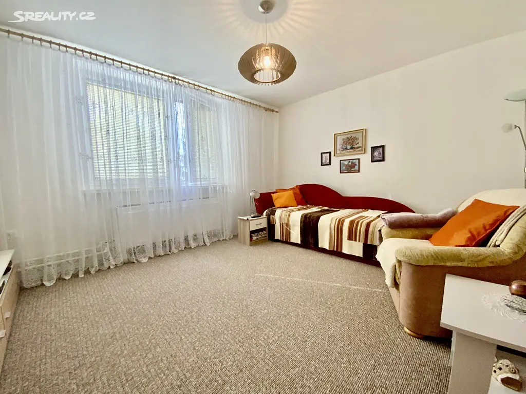 Prodej  rodinného domu 385 m², pozemek 1 241 m², Moutnice, okres Brno-venkov