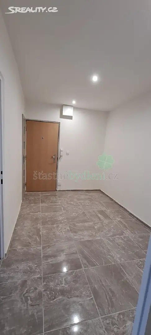 Pronájem bytu 2+1 70 m², Děčín - Děčín VI-Letná, okres Děčín