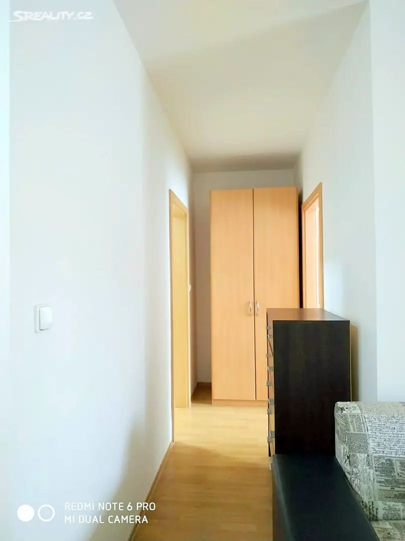 Pronájem bytu 2+kk 50 m², V Dolině, Praha 10 - Michle
