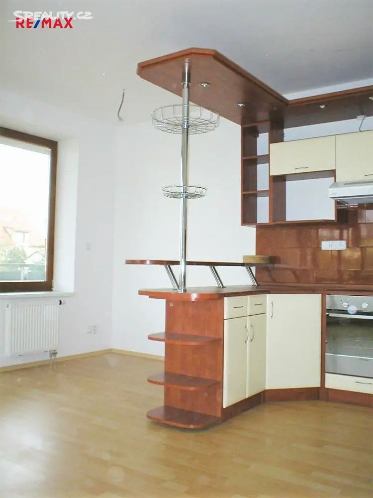 Pronájem bytu 2+kk 53 m², U jízdárny, Praha 8 - Dolní Chabry