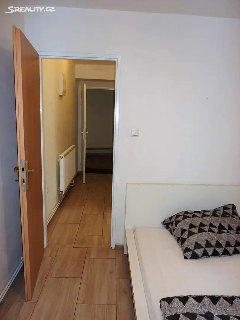 Pronájem bytu 2+kk 37 m², Závišova, Praha 4 - Nusle