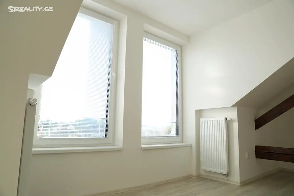 Prodej bytu 3+kk 91 m² (Podkrovní), Dělnická, Čelákovice