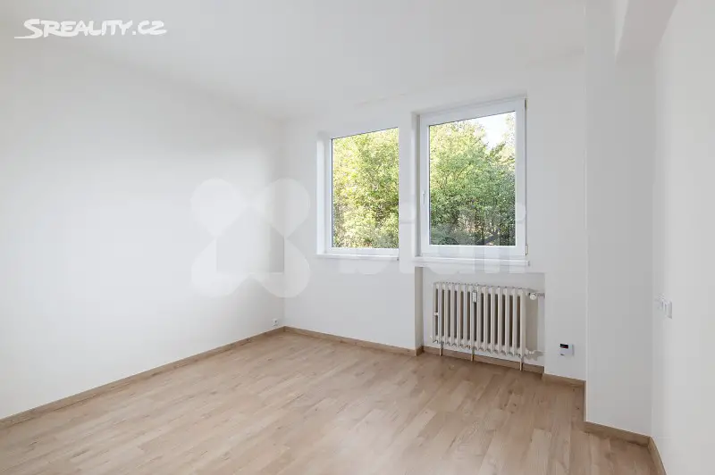 Prodej bytu 1+kk 17 m², Peroutkova, Praha 5 - Jinonice