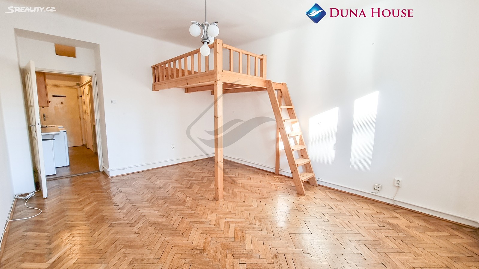 Prodej bytu 1+kk 29 m², Biskupcova, Praha 3 - Žižkov