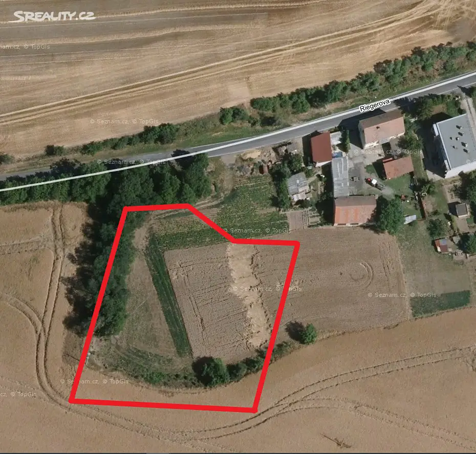 Prodej  stavebního pozemku 885 m², Klobuky, okres Kladno