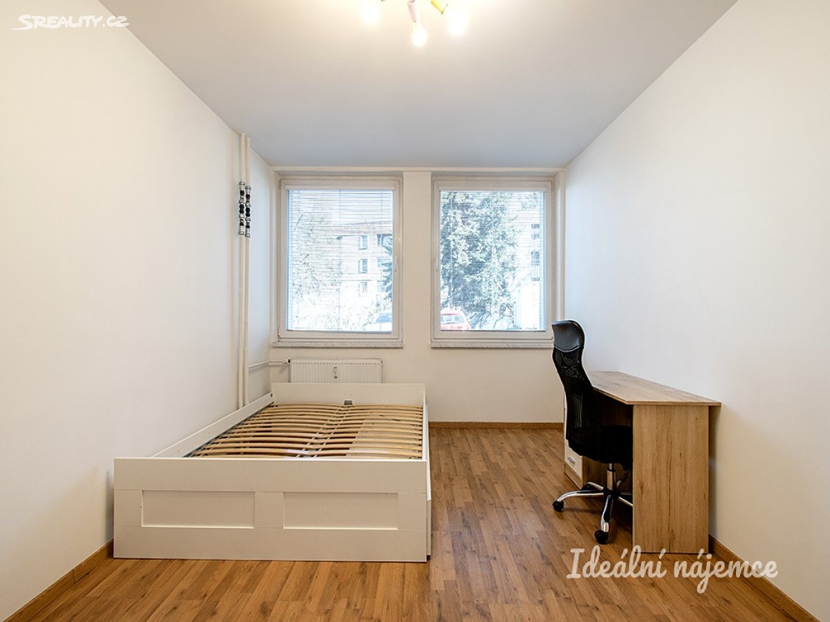 Pronájem bytu 1+kk 21 m², Hornoměcholupská, Praha 10 - Hostivař