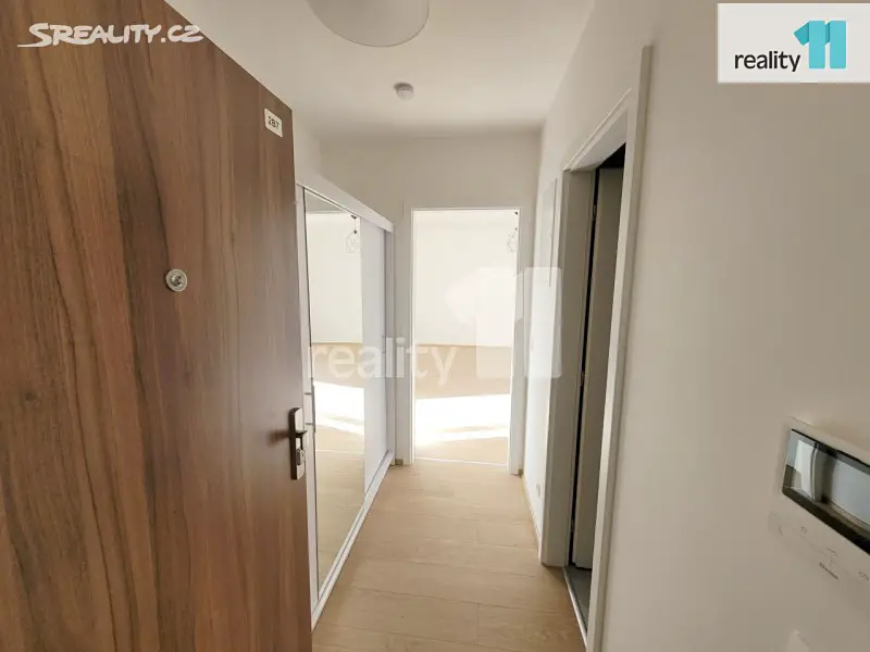 Pronájem bytu 1+kk 51 m², Mezilehlá, Praha 9 - Hrdlořezy