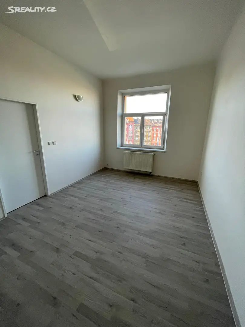 Pronájem bytu 2+kk 46 m², Husova, Plzeň - Jižní Předměstí