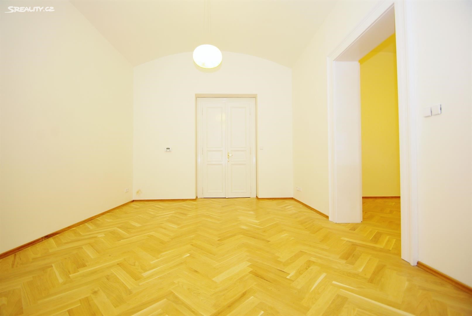 Pronájem bytu 3+1 84 m², Na Bělidle, Praha 5 - Smíchov