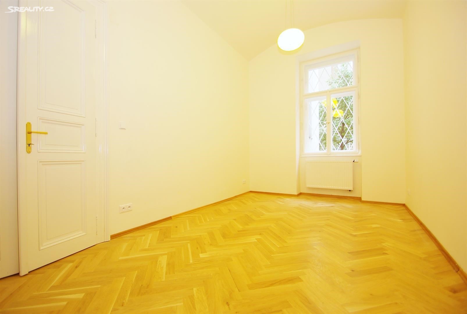 Pronájem bytu 3+1 84 m², Na Bělidle, Praha 5 - Smíchov