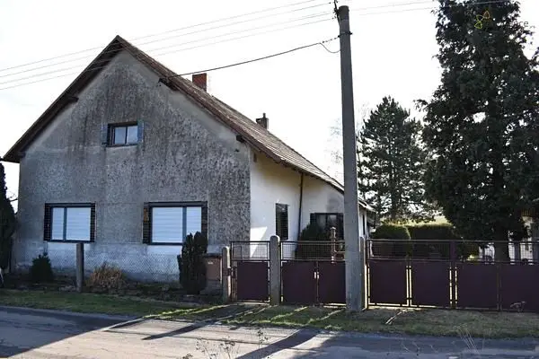 Prodej  rodinného domu 400 m², pozemek 795 m², Dolní Bezděkov, okres Chrudim