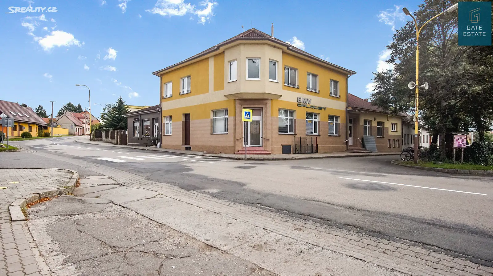 Prodej  vícegeneračního domu 681 m², pozemek 997 m², Hroznová Lhota, okres Hodonín