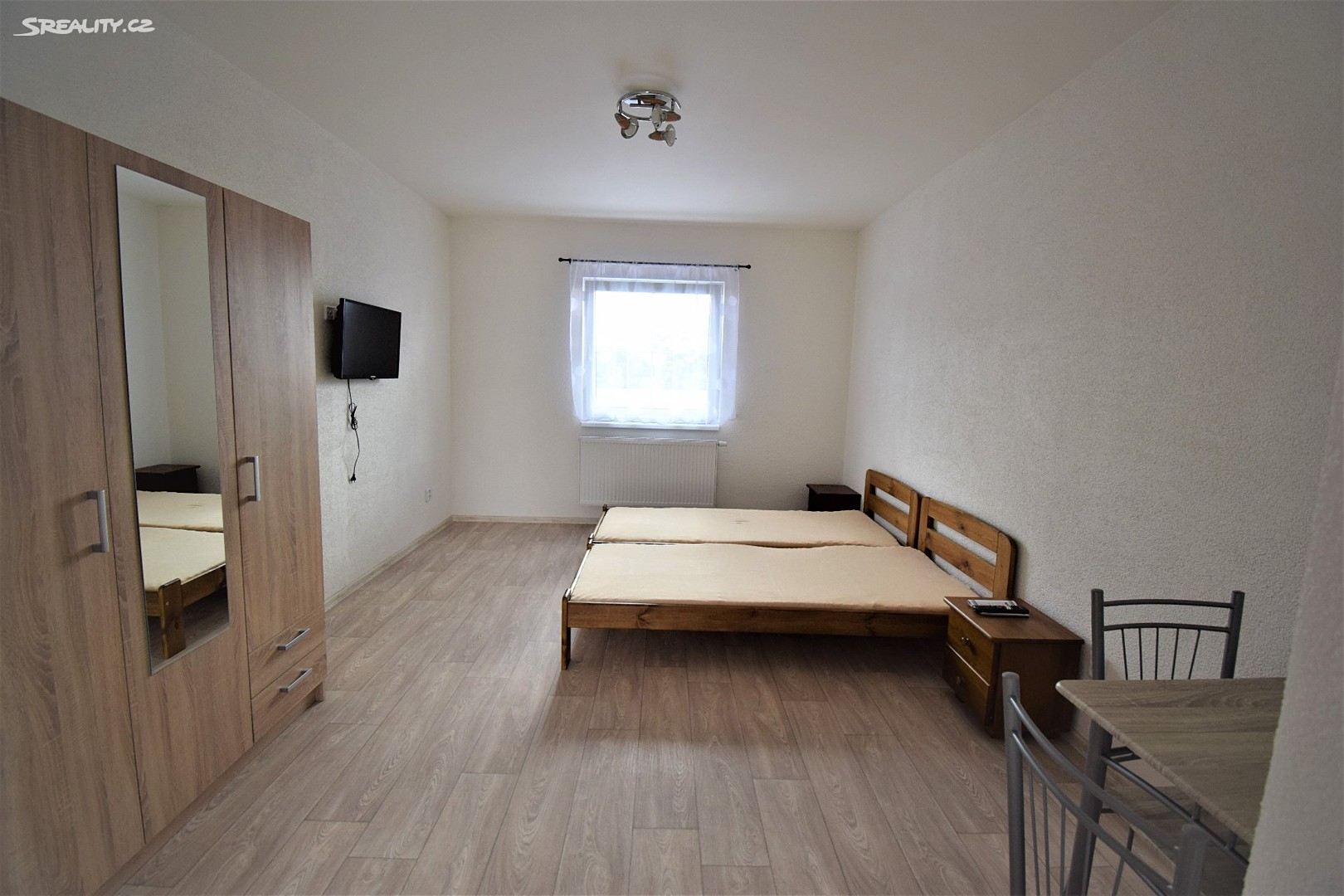 Pronájem bytu 1+kk 28 m², Univerzitní, Plzeň - Jižní Předměstí