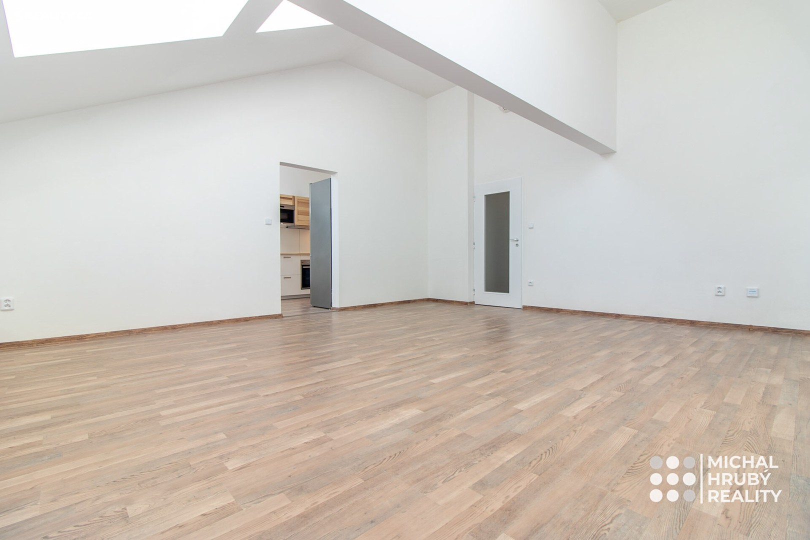 Pronájem bytu 3+kk 85 m², Nádražní, Ostrava - Moravská Ostrava