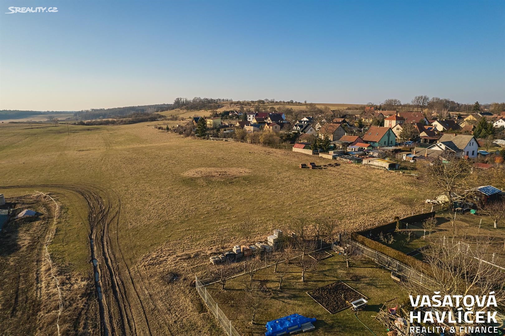 Prodej  stavebního pozemku 7 866 m², Jeníkovice, okres Hradec Králové