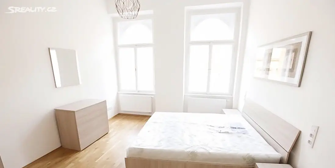 Pronájem bytu 2+kk 52 m², Vyšehradská, Praha 2 - Nové Město