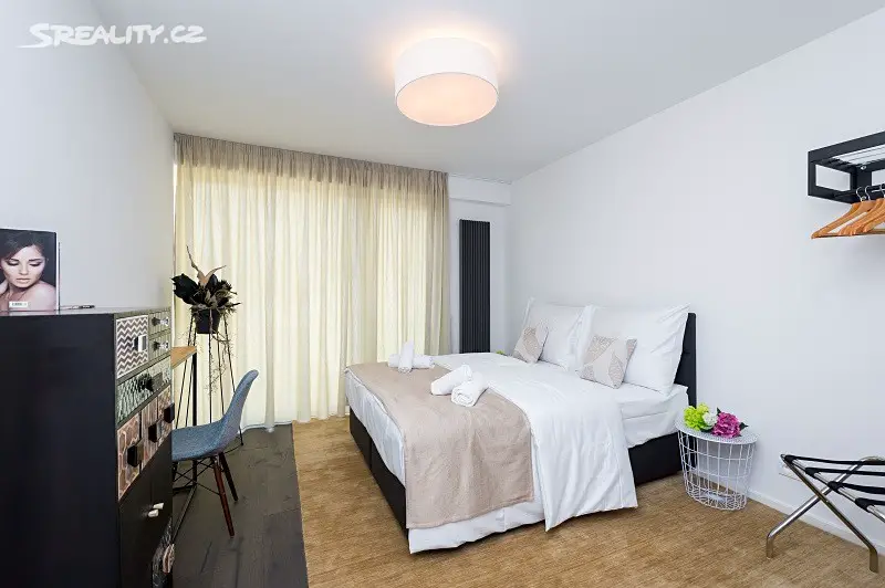 Pronájem bytu 5+kk 193 m² (Mezonet), Dlážděná, Praha - Nové Město