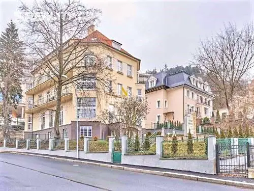 Pronájem bytu atypické 55 m², Jarní, Karlovy Vary