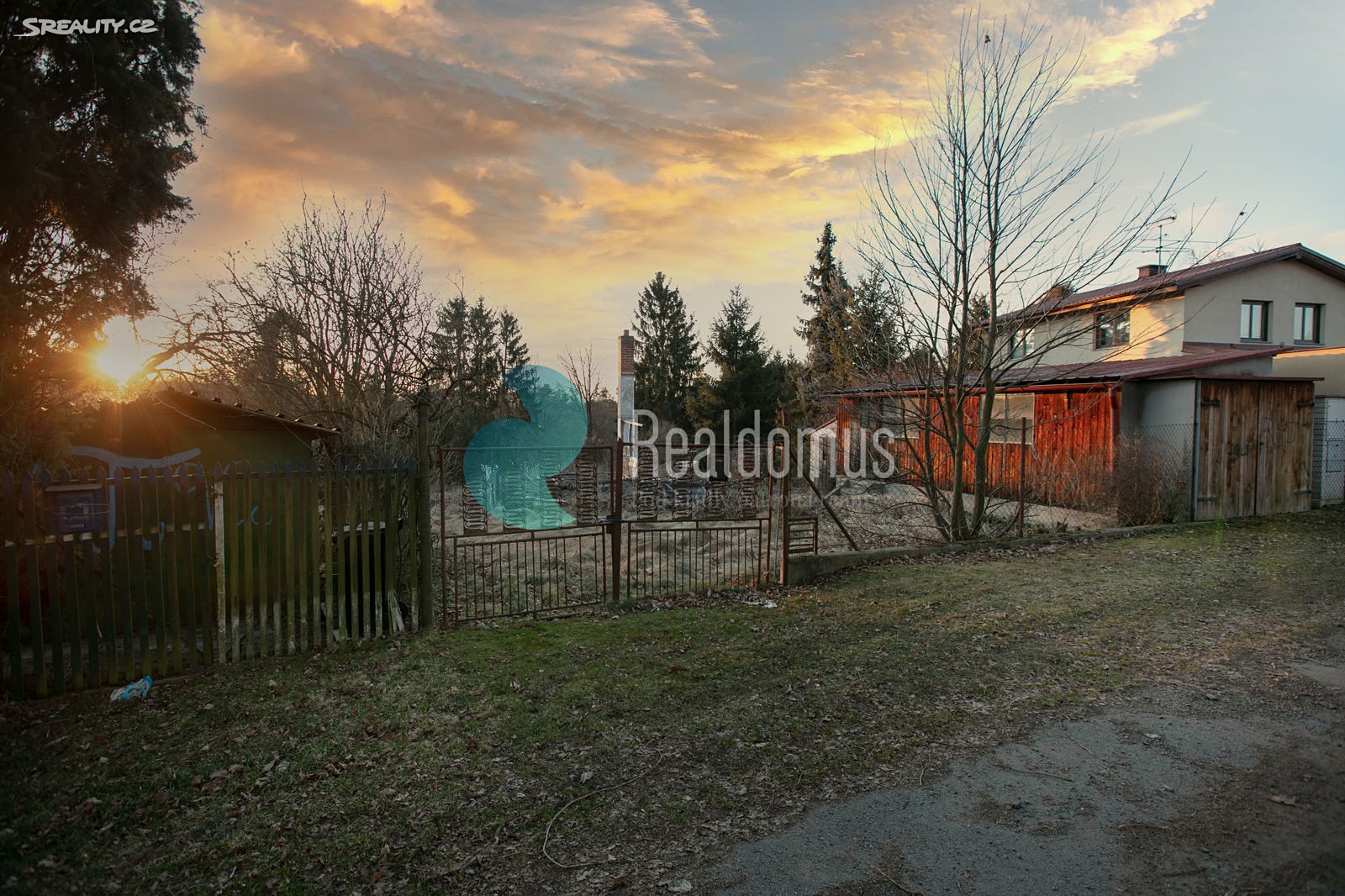 Prodej  stavebního pozemku 1 437 m², Mrač, okres Benešov