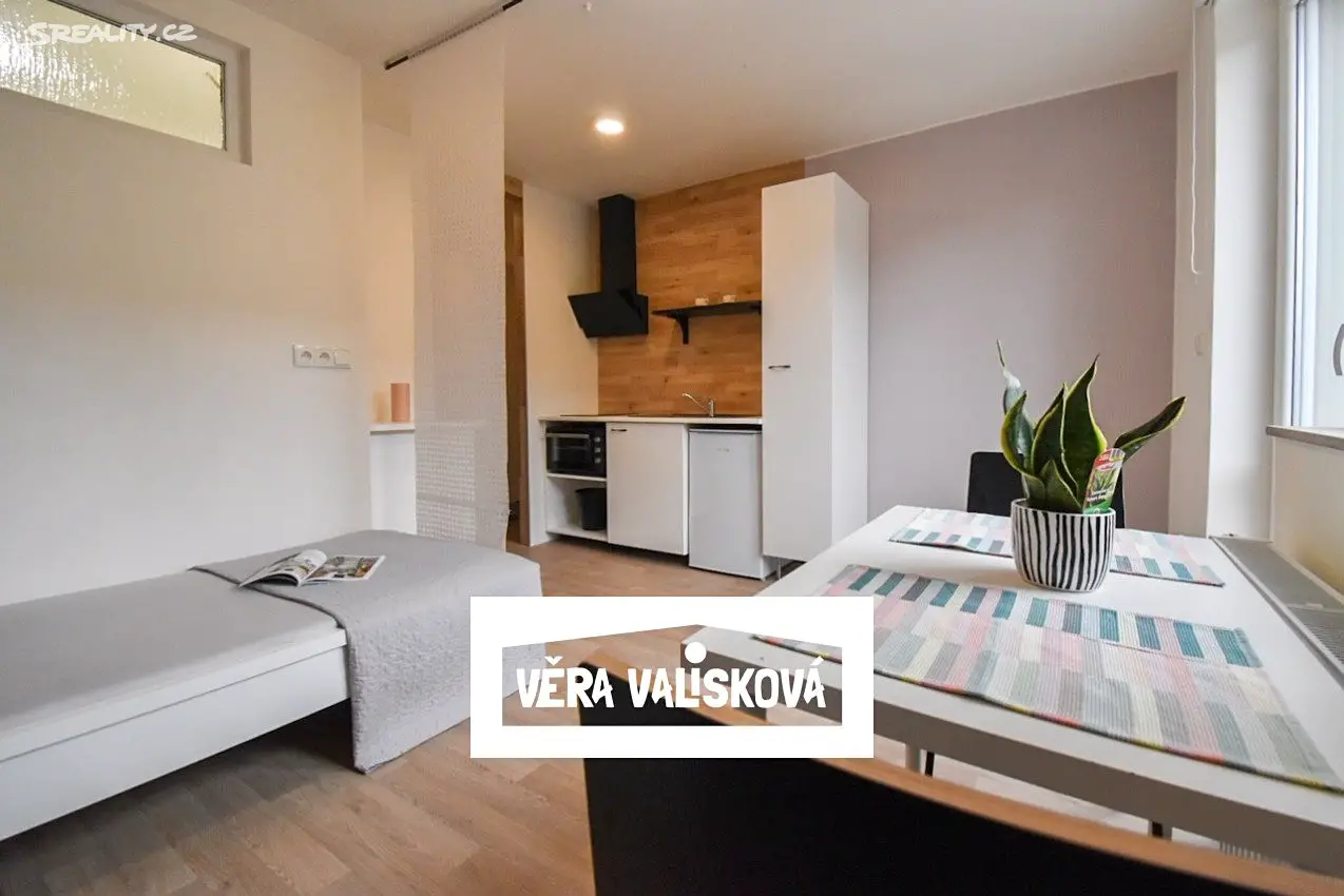 Pronájem bytu 1+kk 26 m², Stoličkova, Kroměříž