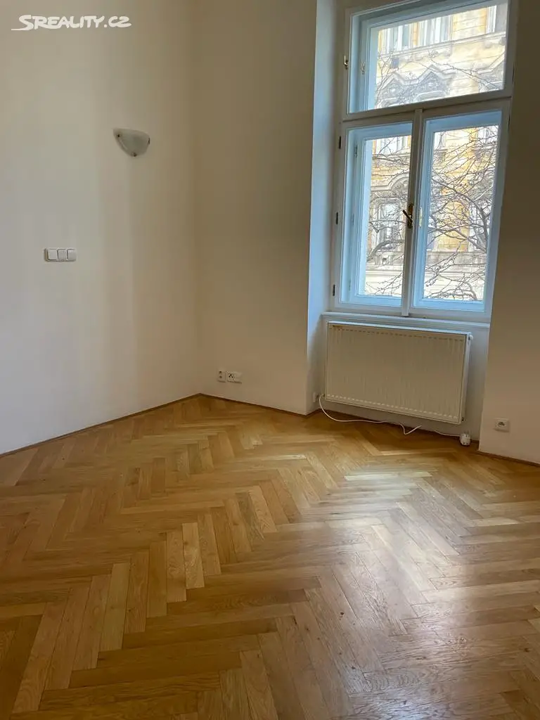 Pronájem bytu 1+kk 23 m², Budečská, Praha - Vinohrady