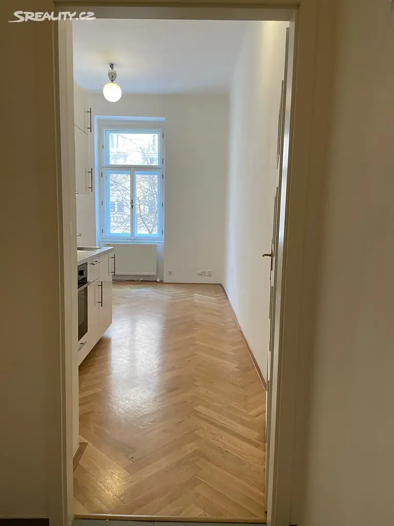 Pronájem bytu 1+kk 23 m², Budečská, Praha - Vinohrady