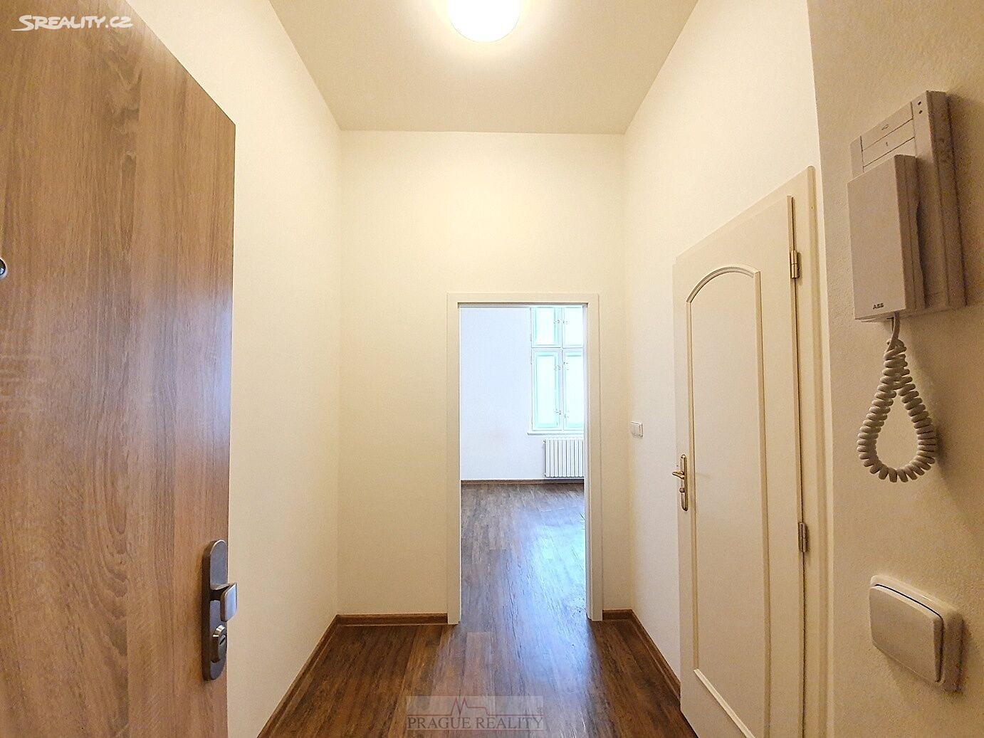 Pronájem bytu 1+kk 20 m², Žerotínova, Praha 3 - Žižkov