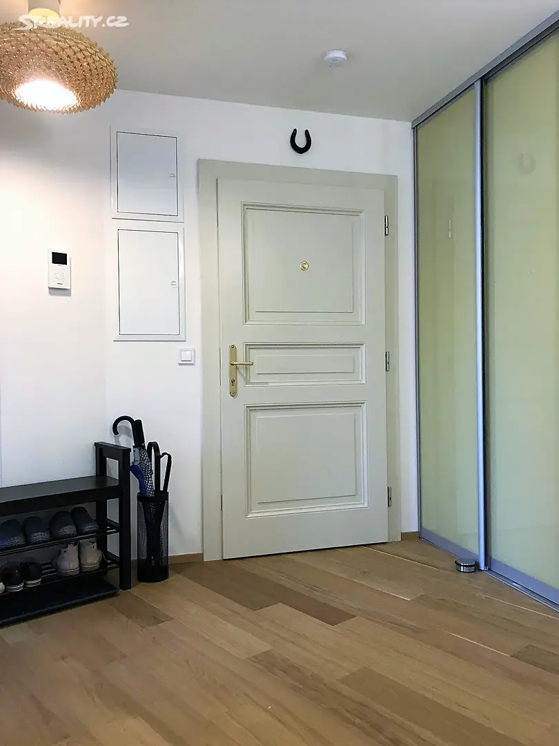 Pronájem bytu 2+1 66 m², Březinova, Praha - Karlín