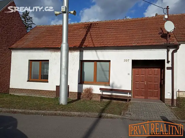 Pronájem  rodinného domu 257 m², pozemek 257 m², Vlčnov, okres Uherské Hradiště