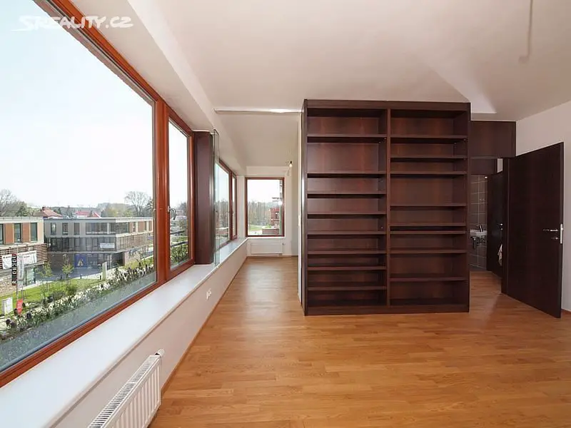 Pronájem bytu 2+1 50 m², Pražská, Dolní Břežany