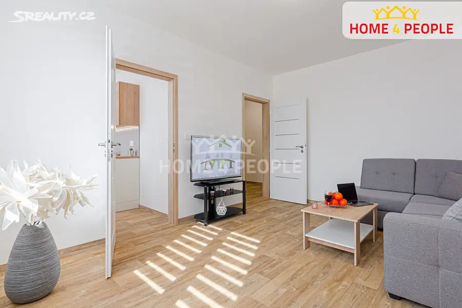 Prodej bytu 2+1 55 m², Okružní, Karlovy Vary - Stará Role