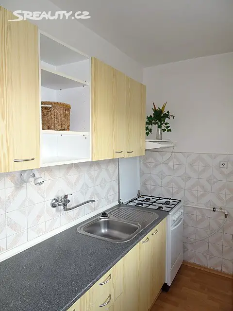 Prodej bytu 2+1 41 m², Ohrazenická, Pardubice - Polabiny