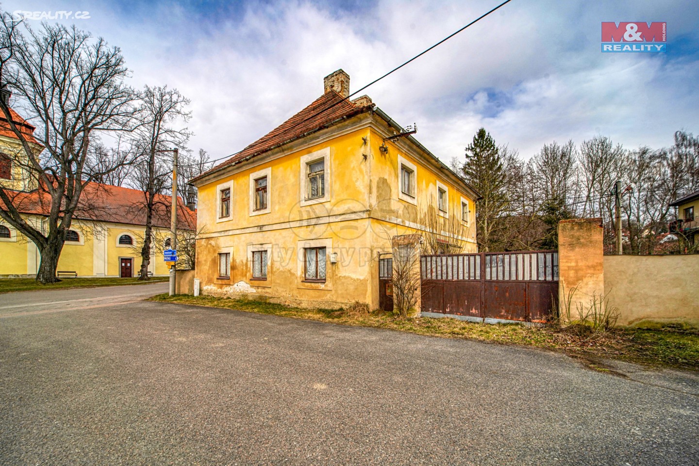 Prodej  rodinného domu 363 m², pozemek 823 m², Dnešice, okres Plzeň-jih