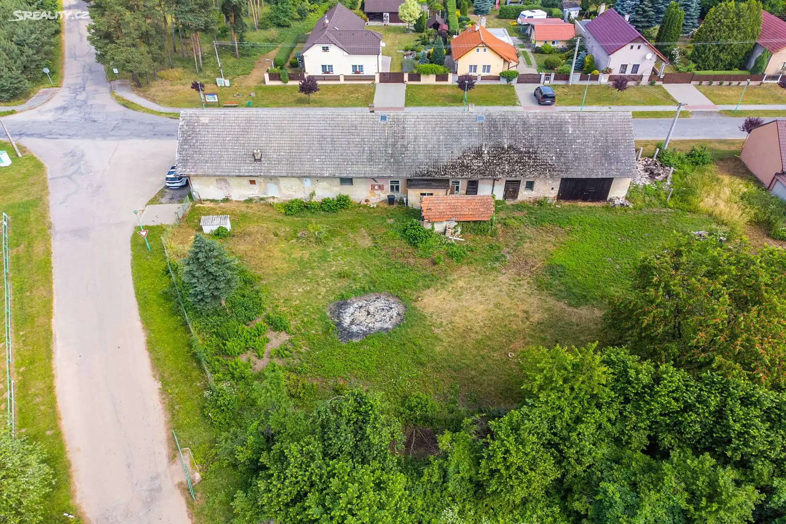 Prodej  stavebního pozemku 2 011 m², Labské Chrčice, okres Pardubice