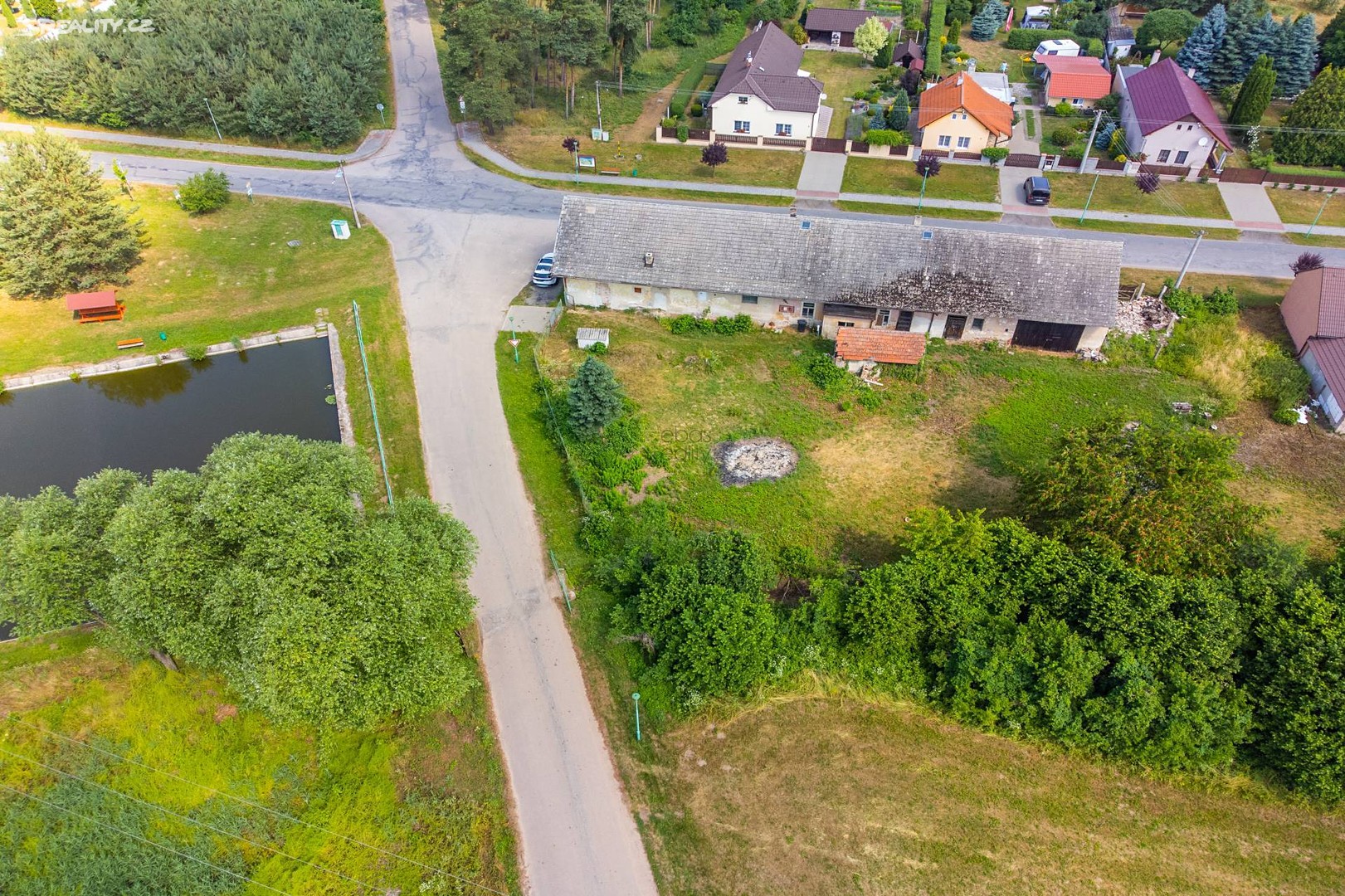 Prodej  stavebního pozemku 2 011 m², Labské Chrčice, okres Pardubice