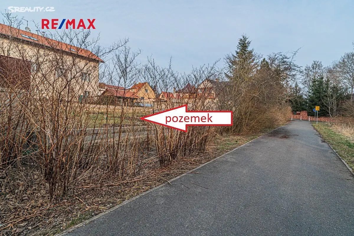 Prodej  stavebního pozemku 1 050 m², Dobrošovská, Praha 9 - Horní Počernice