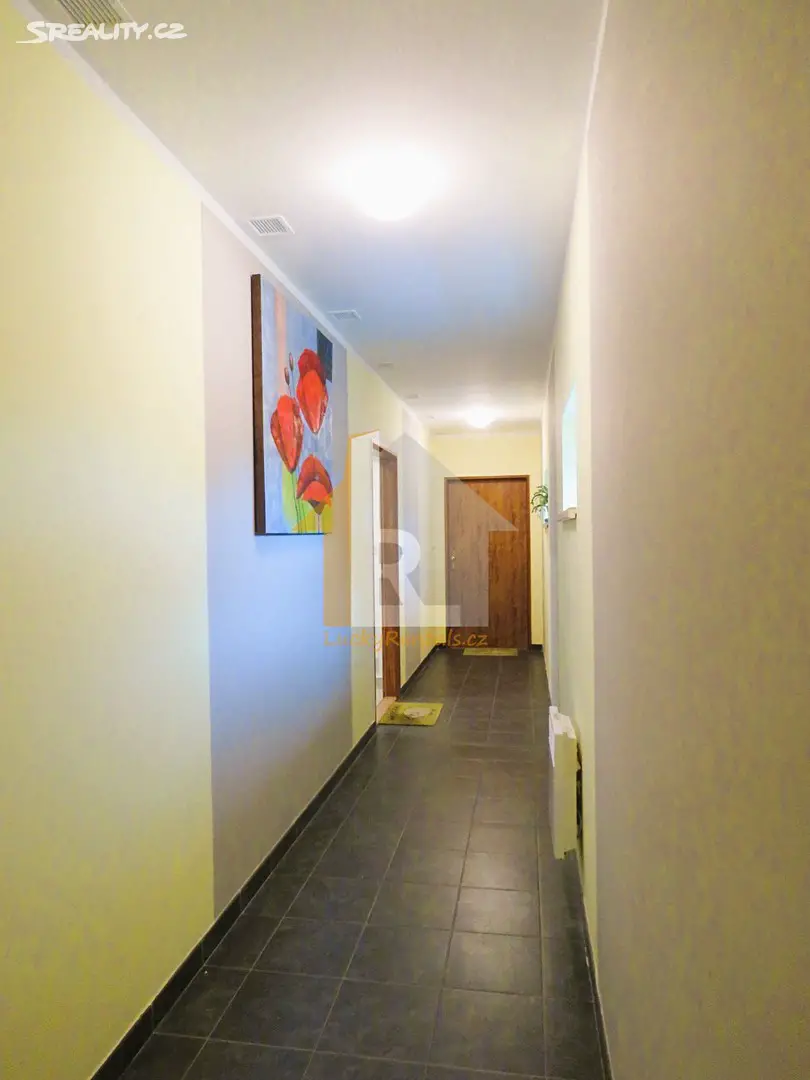 Pronájem bytu 1+1 50 m², Božanovská, Praha 9 - Horní Počernice